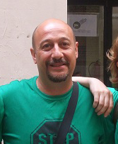 Una imagen de José Villacañas con la camiseta de la PAH // www.cerdanyolacrida.net
